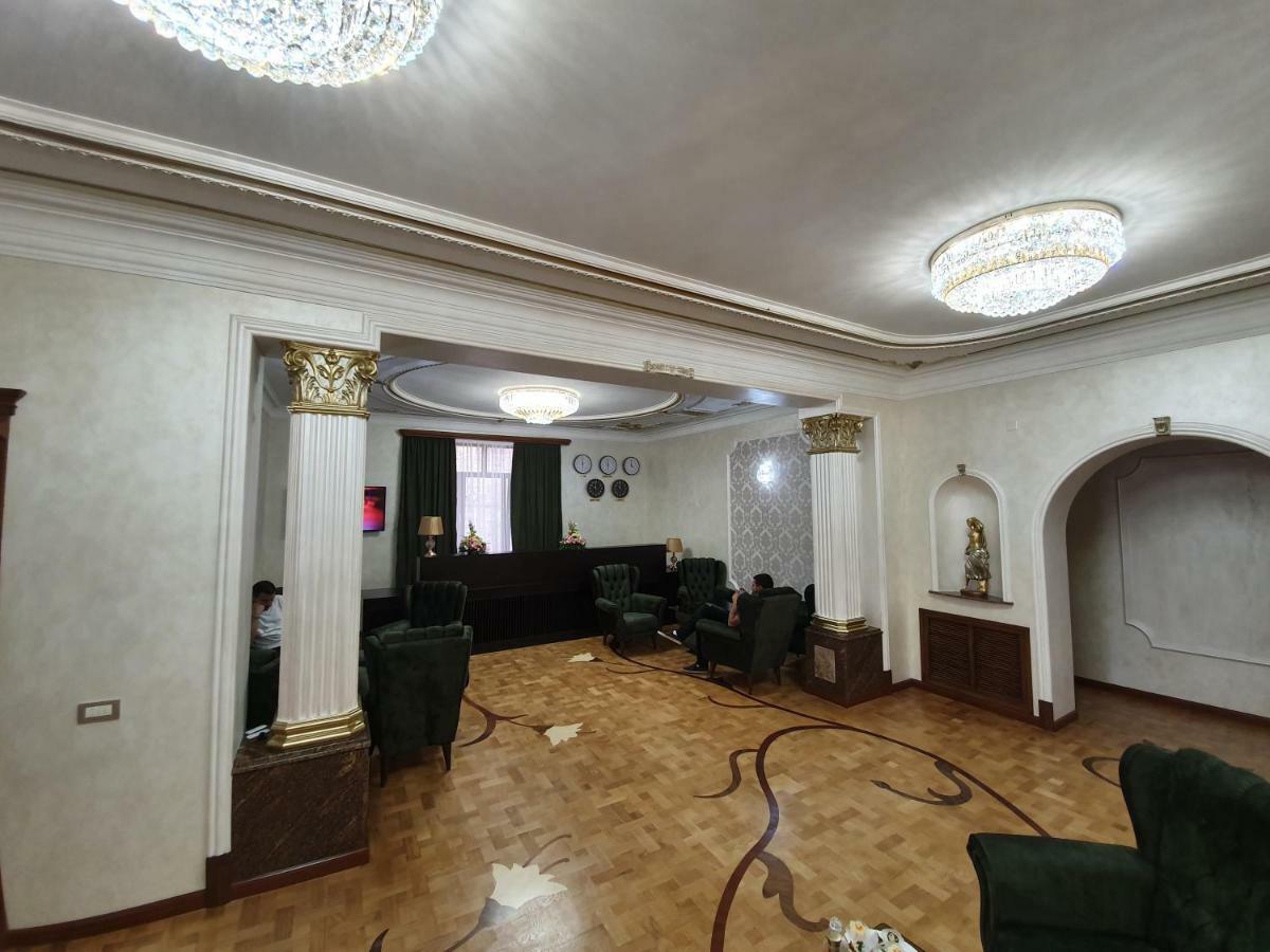 Royal Palace Hotel Vanadzor Extérieur photo