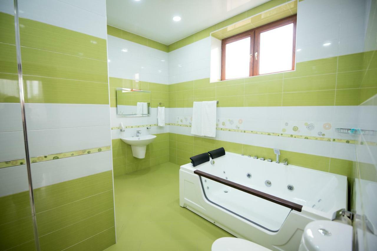 Royal Palace Hotel Vanadzor Extérieur photo