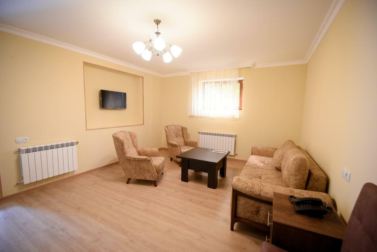 Royal Palace Hotel Vanadzor Extérieur photo